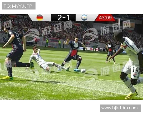 足球传奇再现：50位全球顶尖球星的成长历程与辉煌时刻